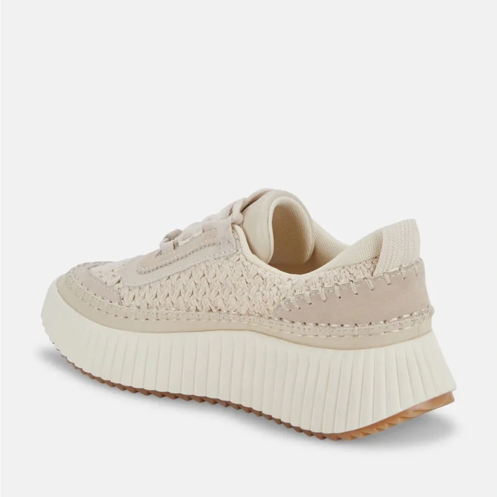 Dolce Vita Dolen Sneaker in Sandstone